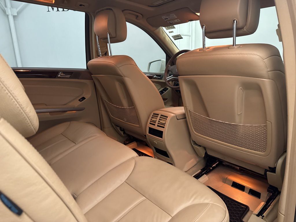 2011 Mercedes Benz GL 350 photo 22