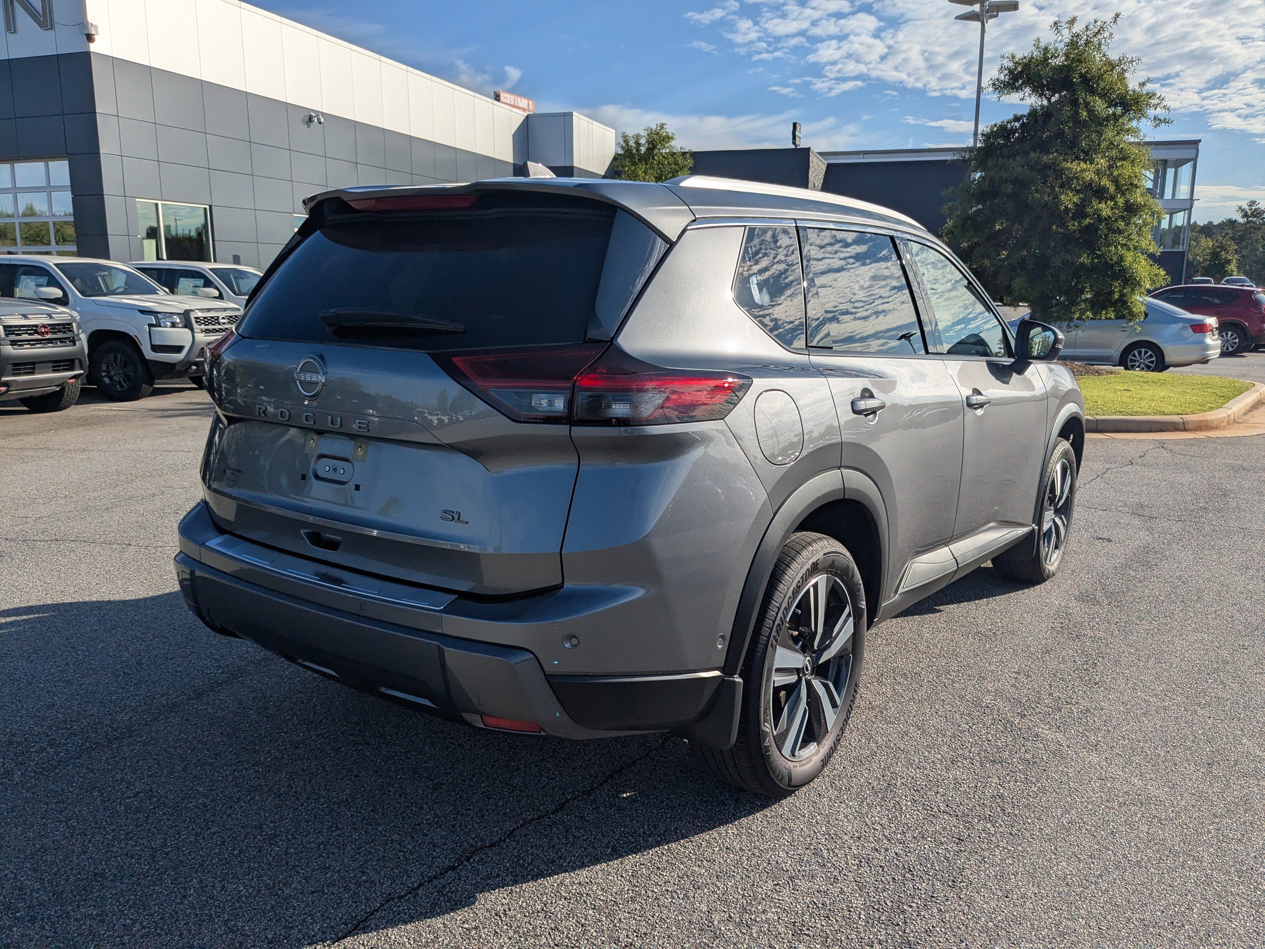 2025 Nissan Rogue SL photo 2
