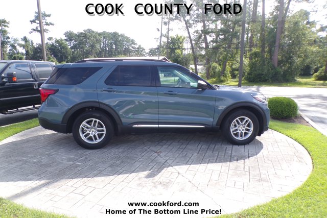 2025 Ford Explorer photo 6