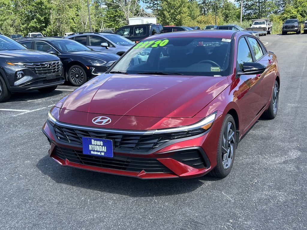 2025 Hyundai Elantra SEL Sport photo 2