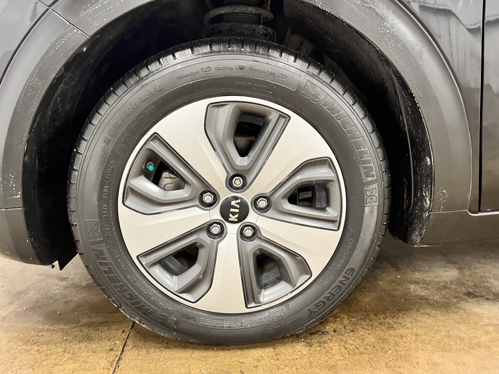 2021 Kia Niro LX photo 8