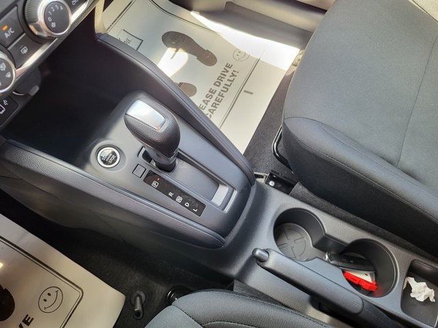 2025 Nissan Kicks Play S photo 16