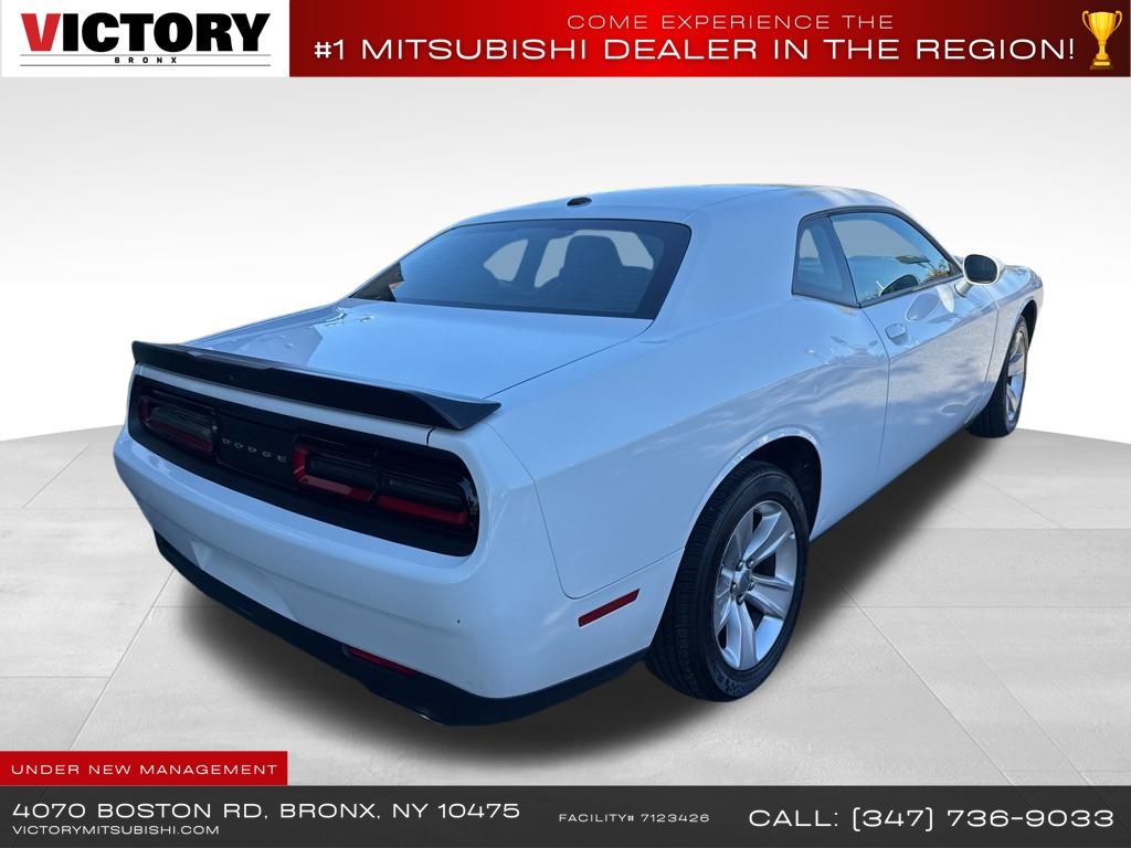2023 Dodge Challenger SXT photo 4