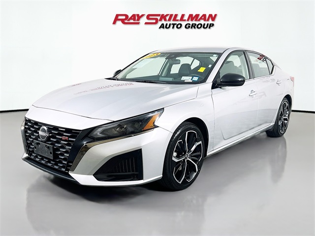 2023 Nissan Altima 2.5 SR photo 3