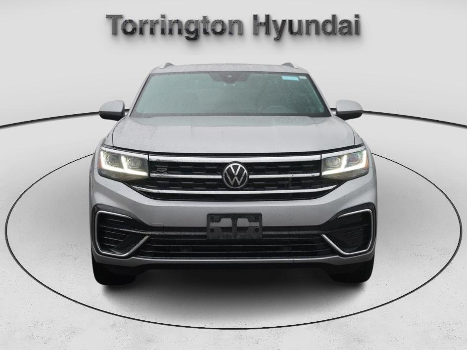 2022 Volkswagen Atlas Cross Sport V6 SEL R-Line photo 2