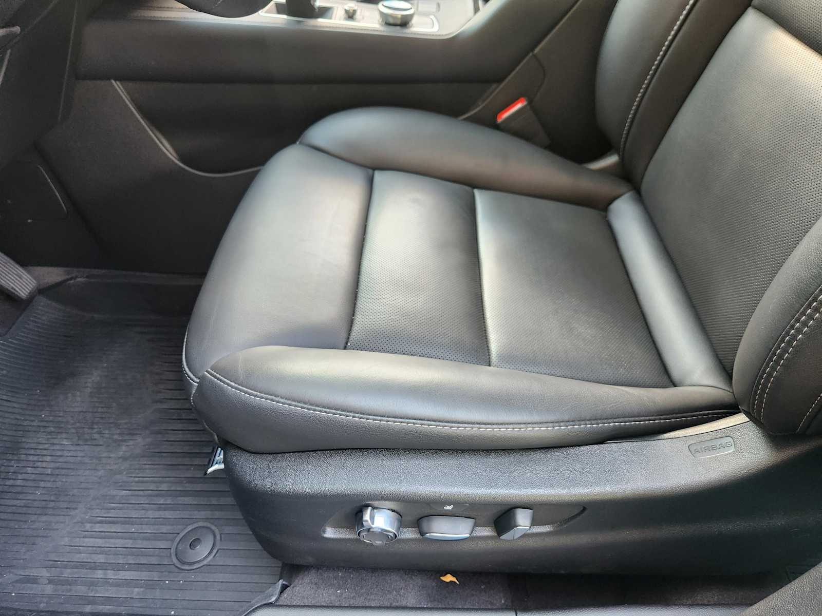 2025 Cadillac XT4 Premium Luxury photo 16
