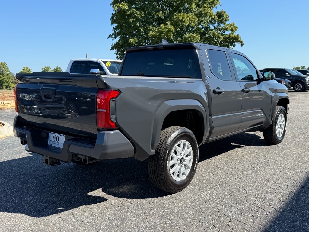2025 Toyota Tacoma SR5 photo 3