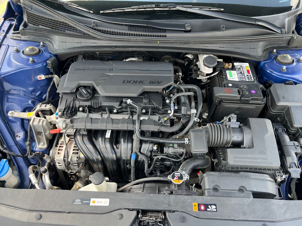 2022 Hyundai Elantra Limited photo 21