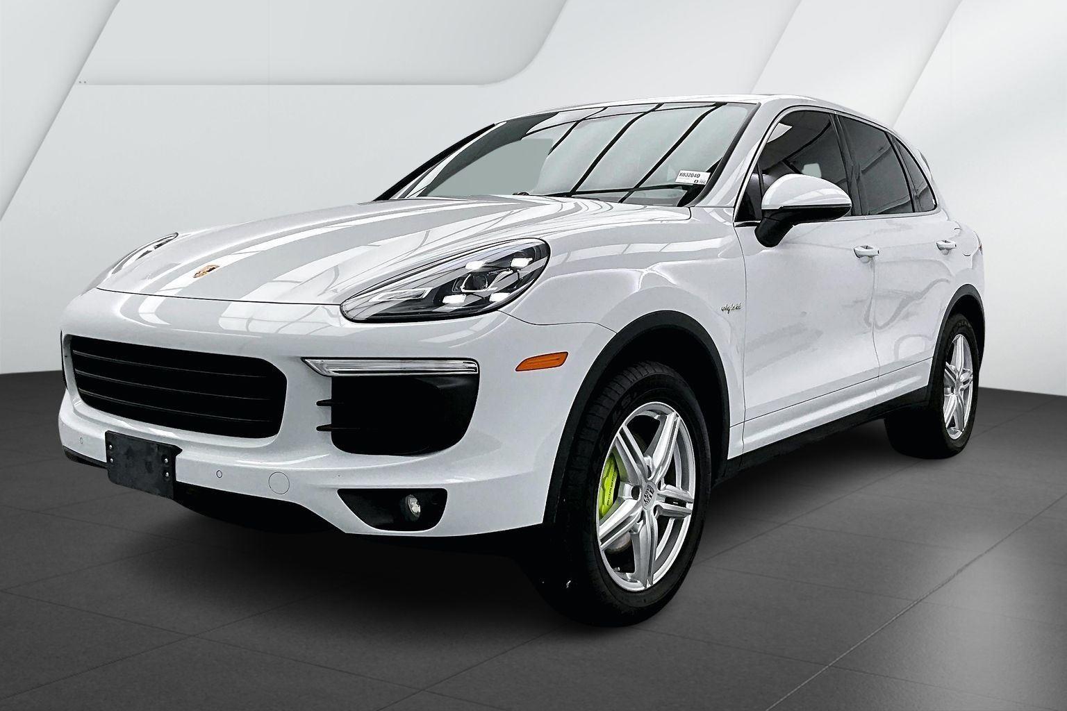 2016 Porsche Cayenne S E-Hybrid's photo