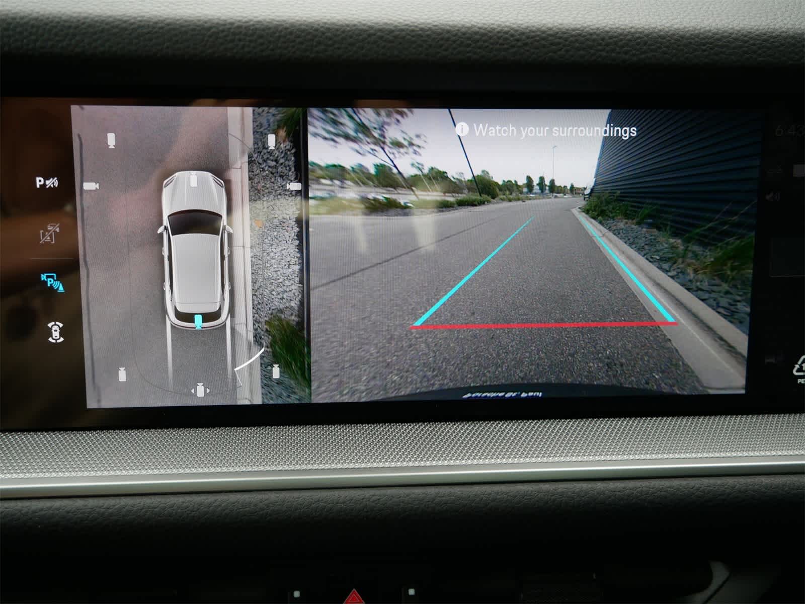 2026 Porsche Cayenne photo 14