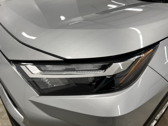 2024 Toyota RAV4 LE photo 6
