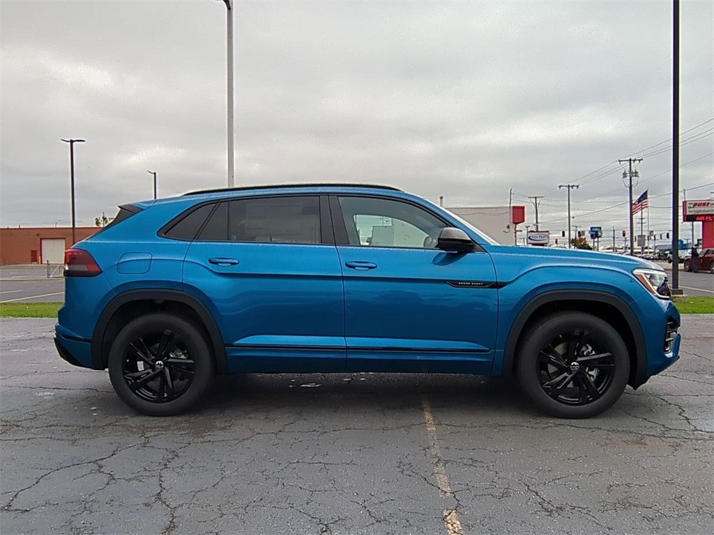 2025 Volkswagen Atlas Cross Sport SEL R-Line photo 9