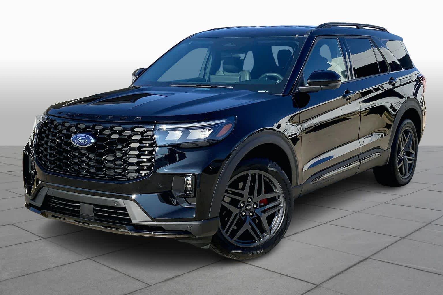 2025 Ford Explorer ST-LINE's photo