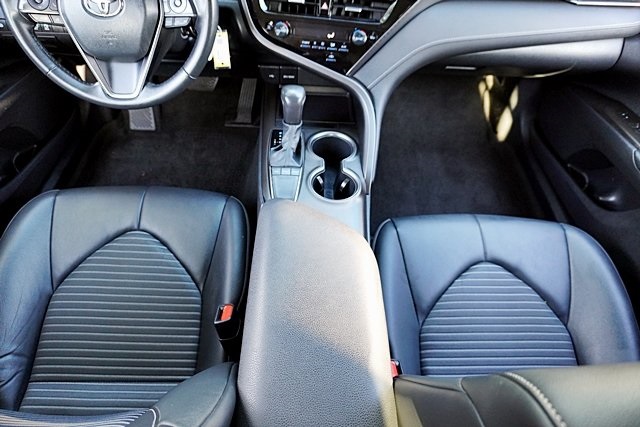 2024 Toyota Camry SE photo 18