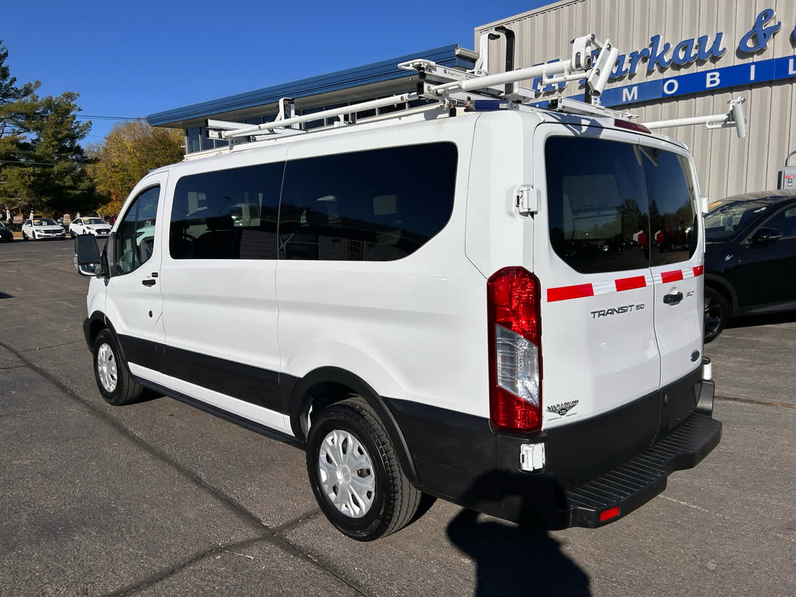 2019 Ford Transit Passenger XLT photo 4