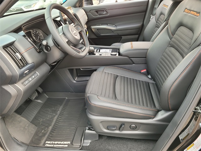 2025 Nissan Pathfinder Rock Creek photo 8