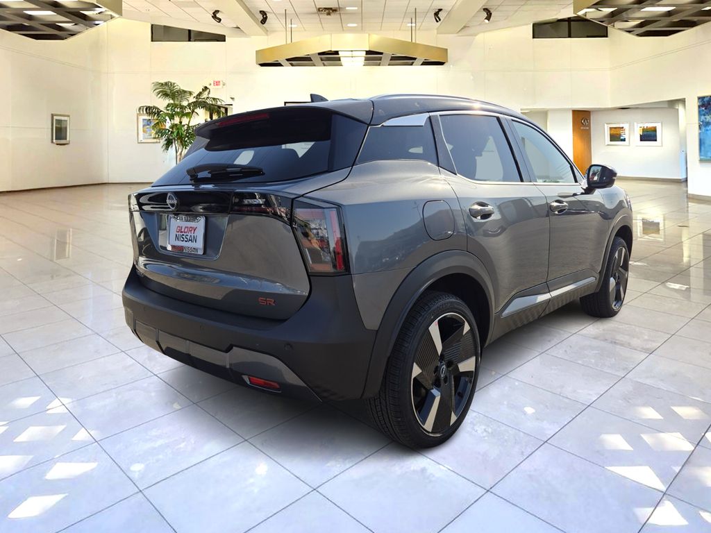 2025 Nissan Kicks SR photo 4