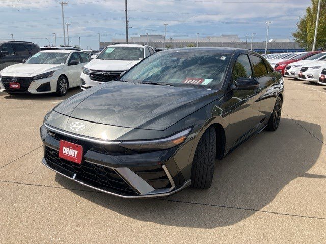 2024 Hyundai Elantra N Line photo 3