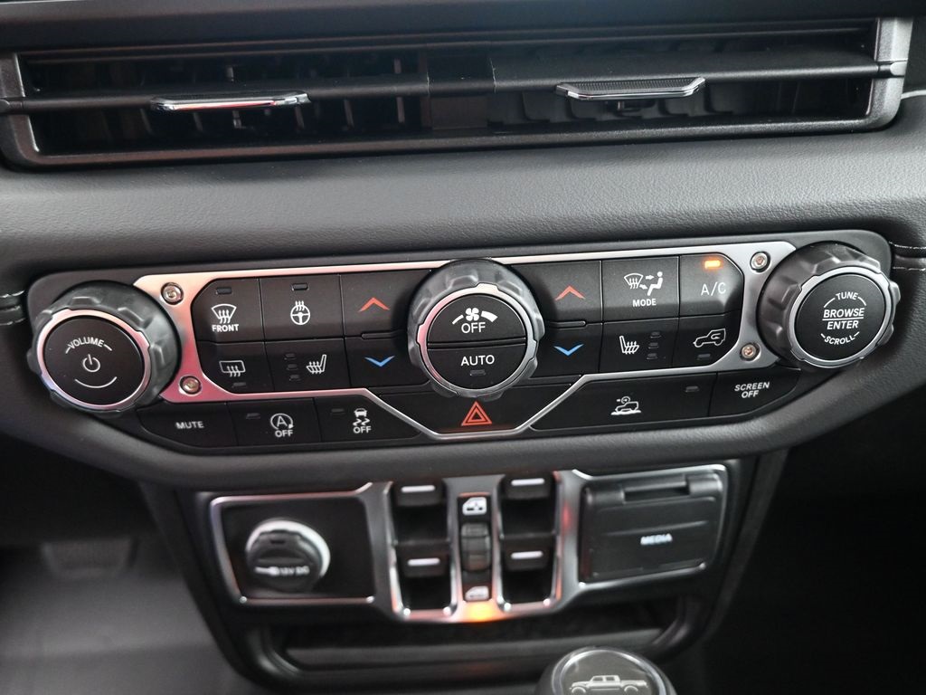 2025 Jeep Gladiator Sport photo 7