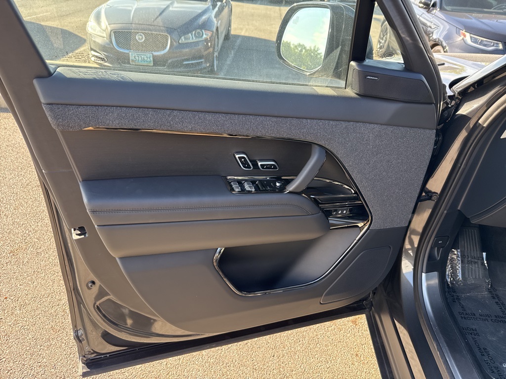 2023 Land Rover Range Rover Sport SE photo 10