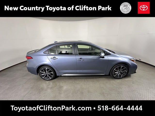 2022 Toyota Corolla SE photo 2
