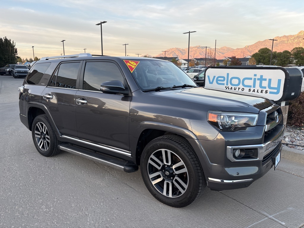 2016 Toyota 4Runner Limited's photo