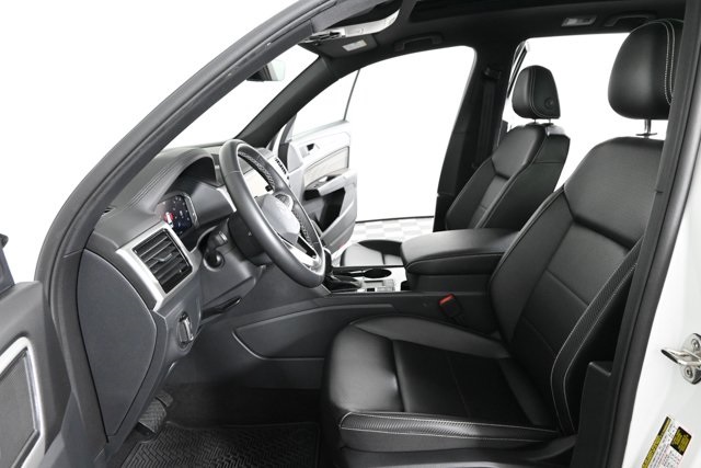 2022 Volkswagen Atlas Cross Sport SE Technology photo 17
