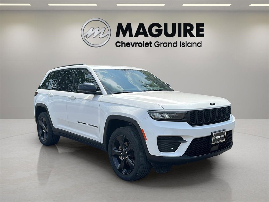 2023 Jeep Grand Cherokee Altitude photo 7