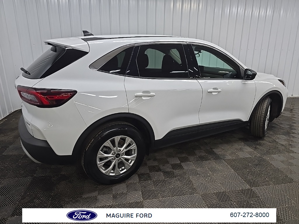 2023 Ford Escape Active photo 2