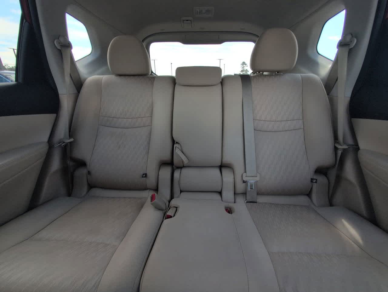 2018 Nissan Rogue SV photo 4