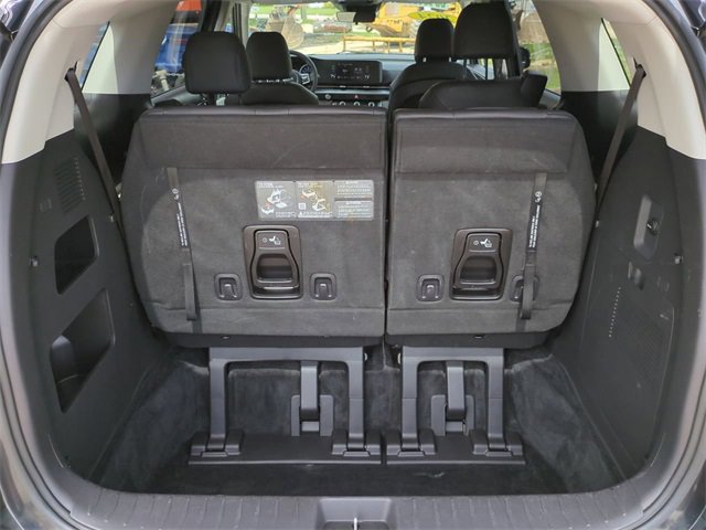 2024 Kia Carnival LX photo 11