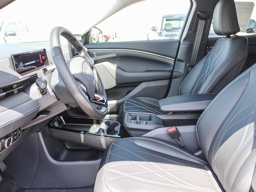 2025 Ford Mustang Mach-E Select photo 17