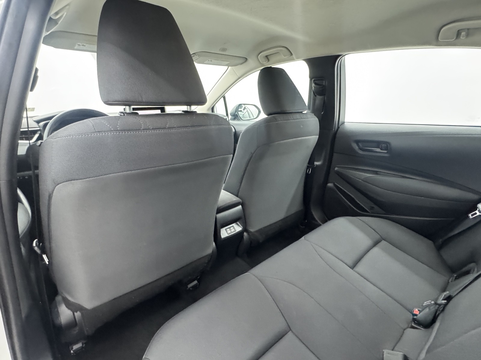 2023 Toyota Corolla LE photo 30