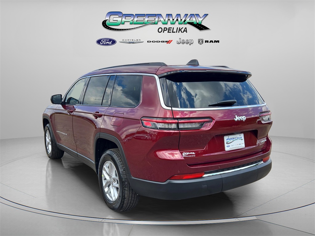 2025 Jeep Grand Cherokee Laredo photo 4