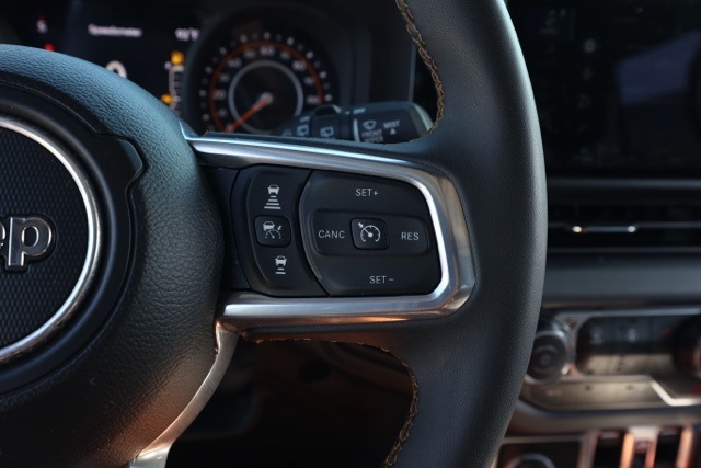 2024 Jeep Wrangler Sahara photo 24