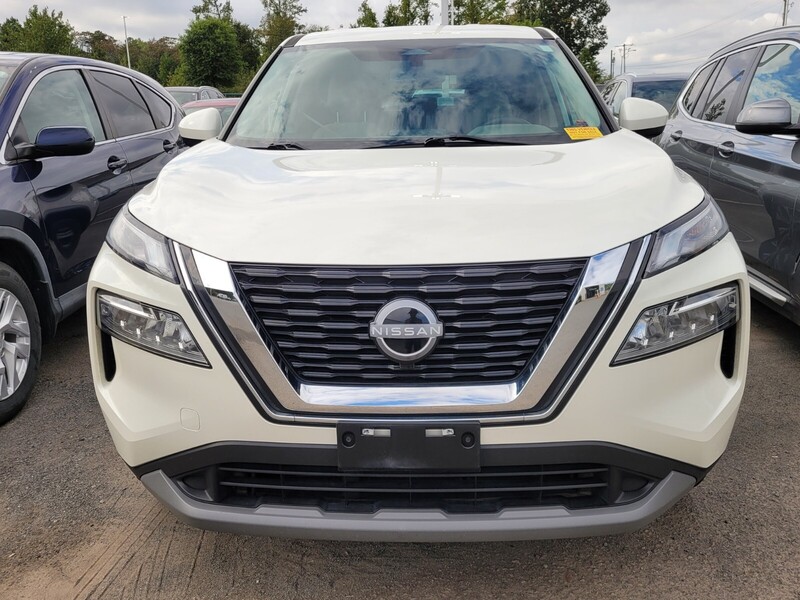 2023 Nissan Rogue SV photo 2