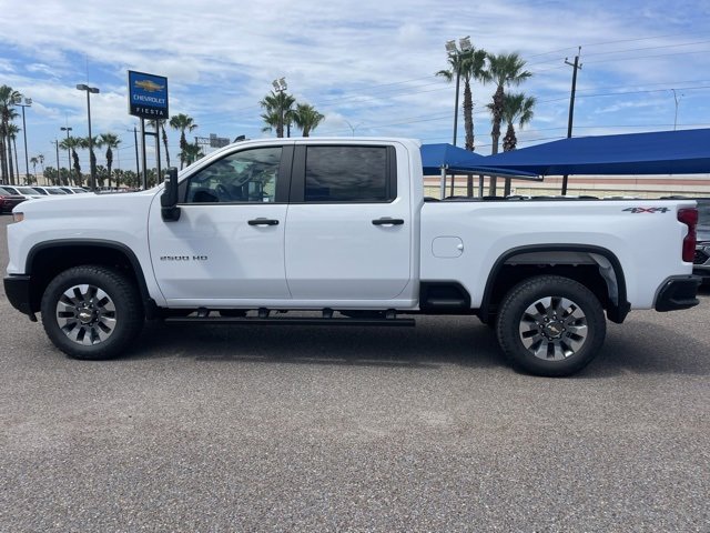 2026 Chevrolet Silverado 2500HD Custom photo 4