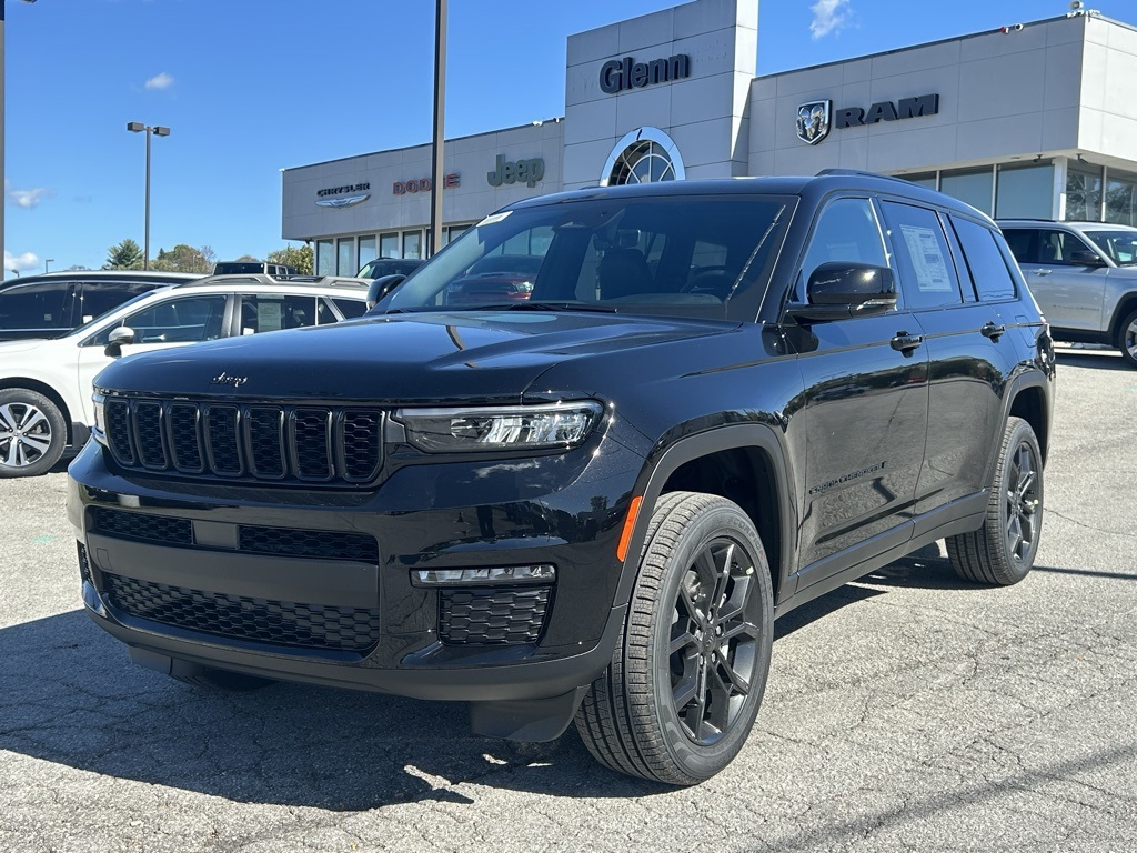2025 Jeep Grand Cherokee Limited photo 2