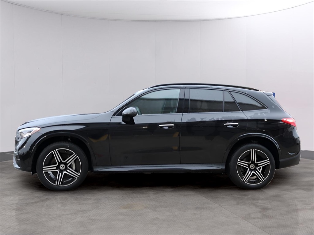 2024 Mercedes Benz GLC 300 4MATIC photo 3