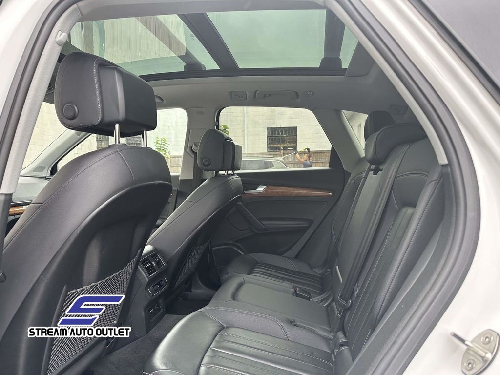 2023 Audi Q5 45 S line Premium photo 10