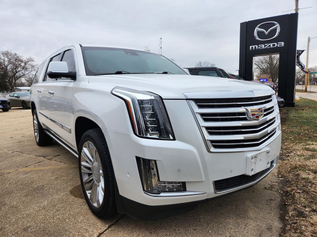 2019 Cadillac Escalade ESV Platinum's photo