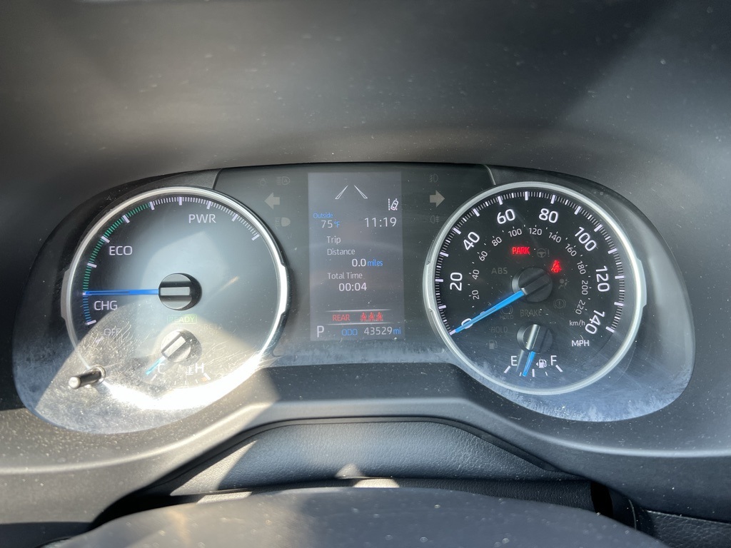 2021 Toyota RAV4 Hybrid LE photo 13