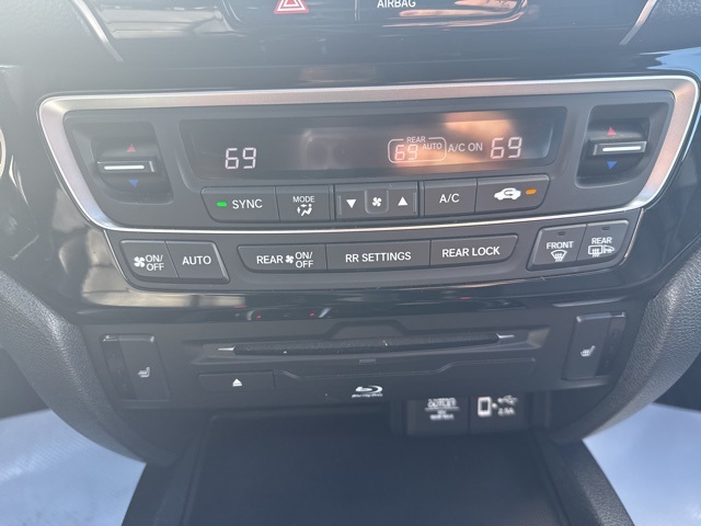 2022 Honda Pilot Touring photo 22