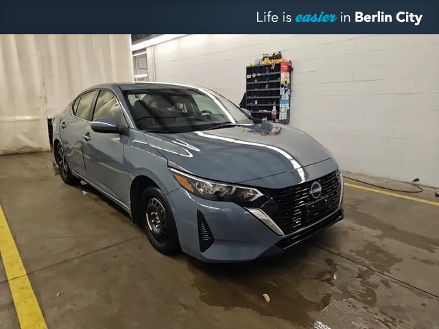 2025 Nissan Sentra SV's photo