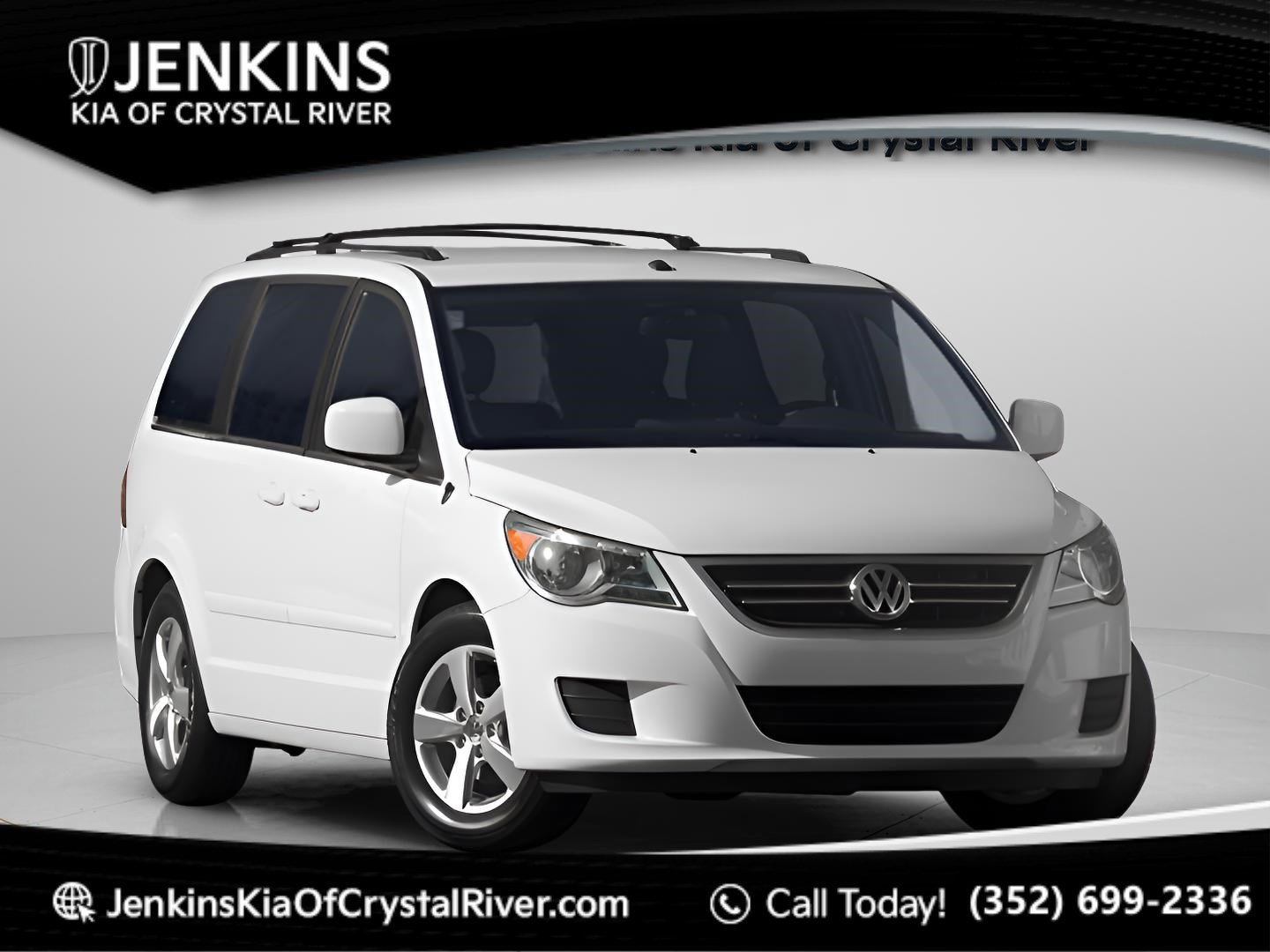 2009 Volkswagen Routan S's photo