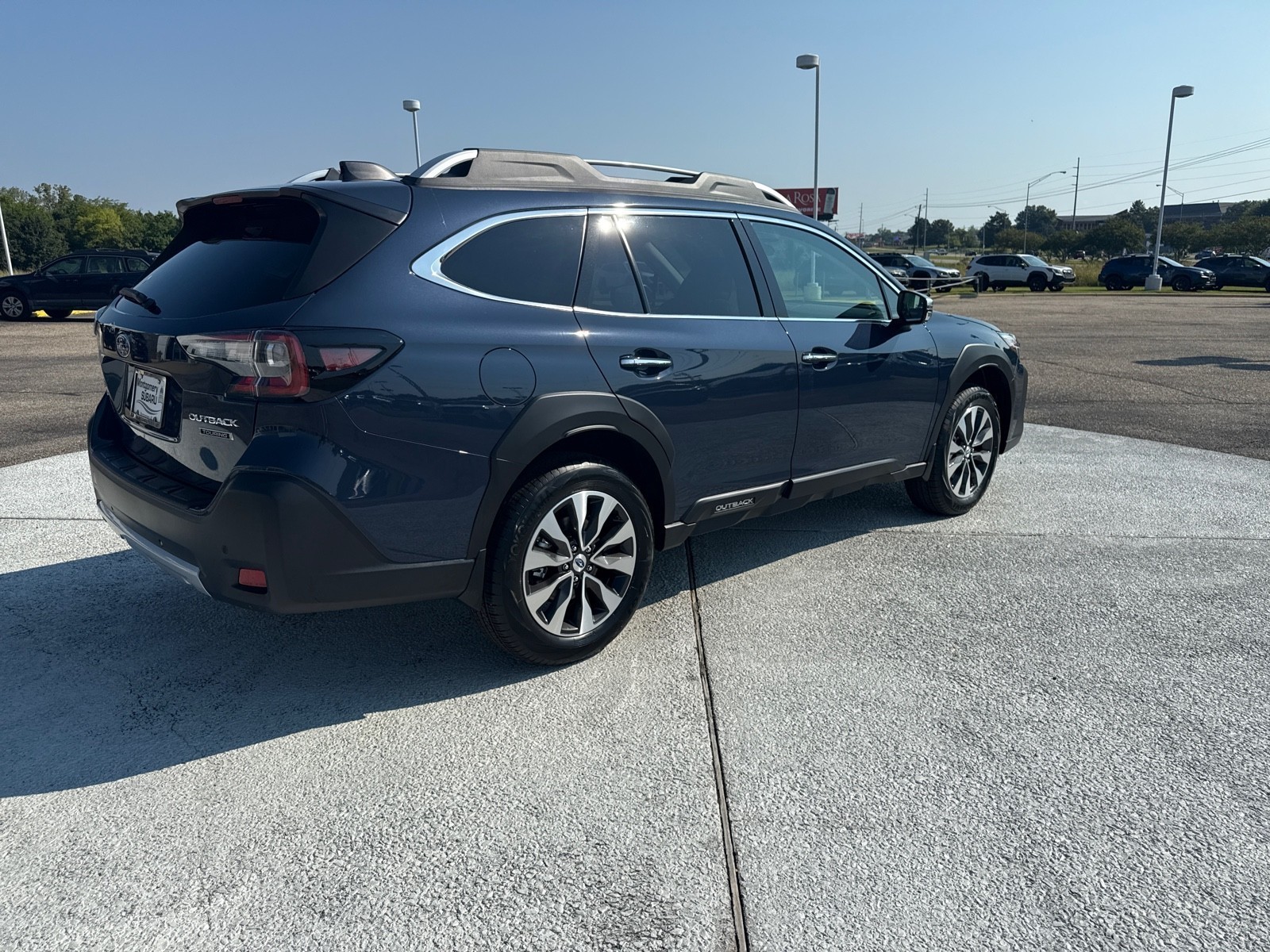 2025 Subaru Outback Touring XT photo 4