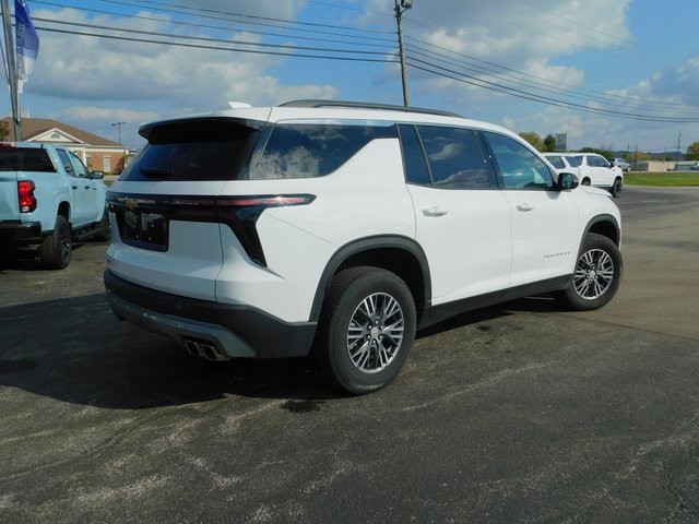 2025 Chevrolet Traverse photo 4