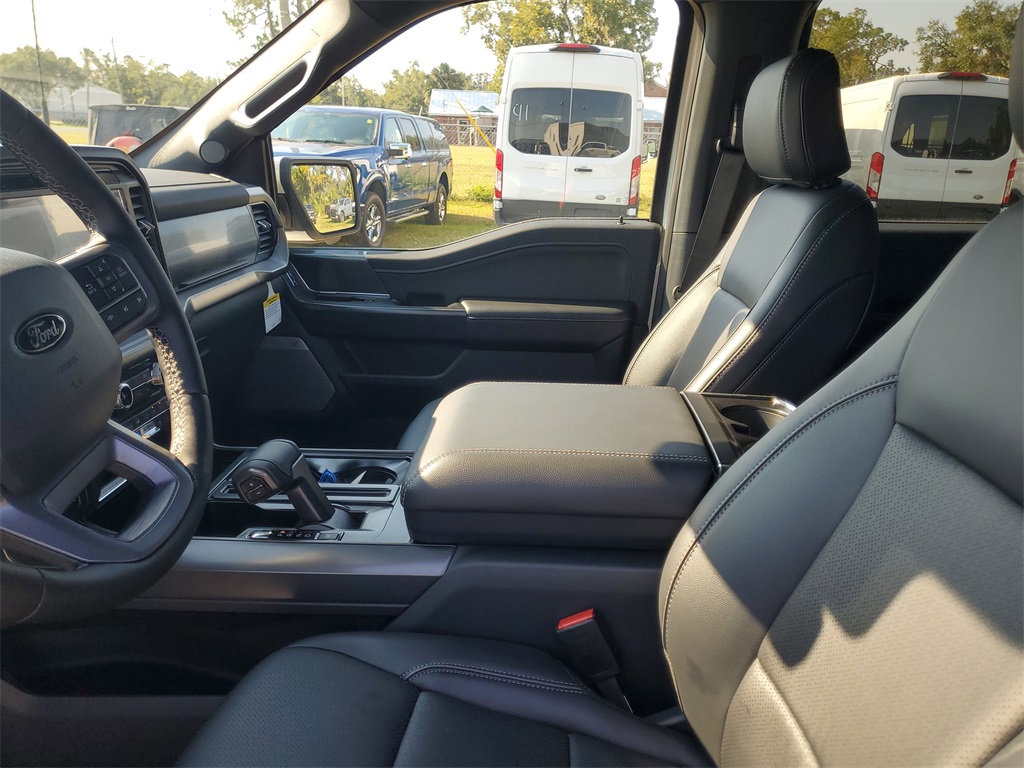 2025 Ford F-150 Lariat photo 6