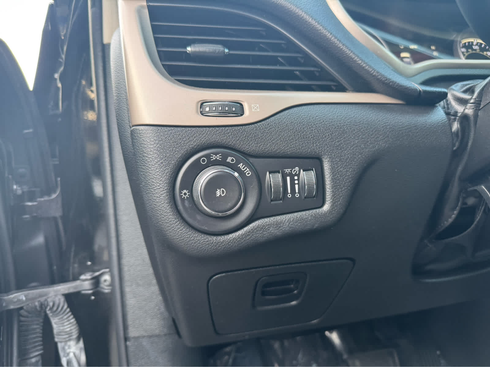 2017 Jeep Cherokee High Altitude photo 20