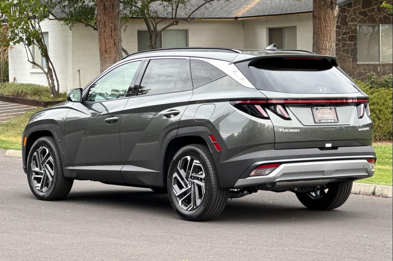 2026 Hyundai Tucson Hybrid Limited photo 4